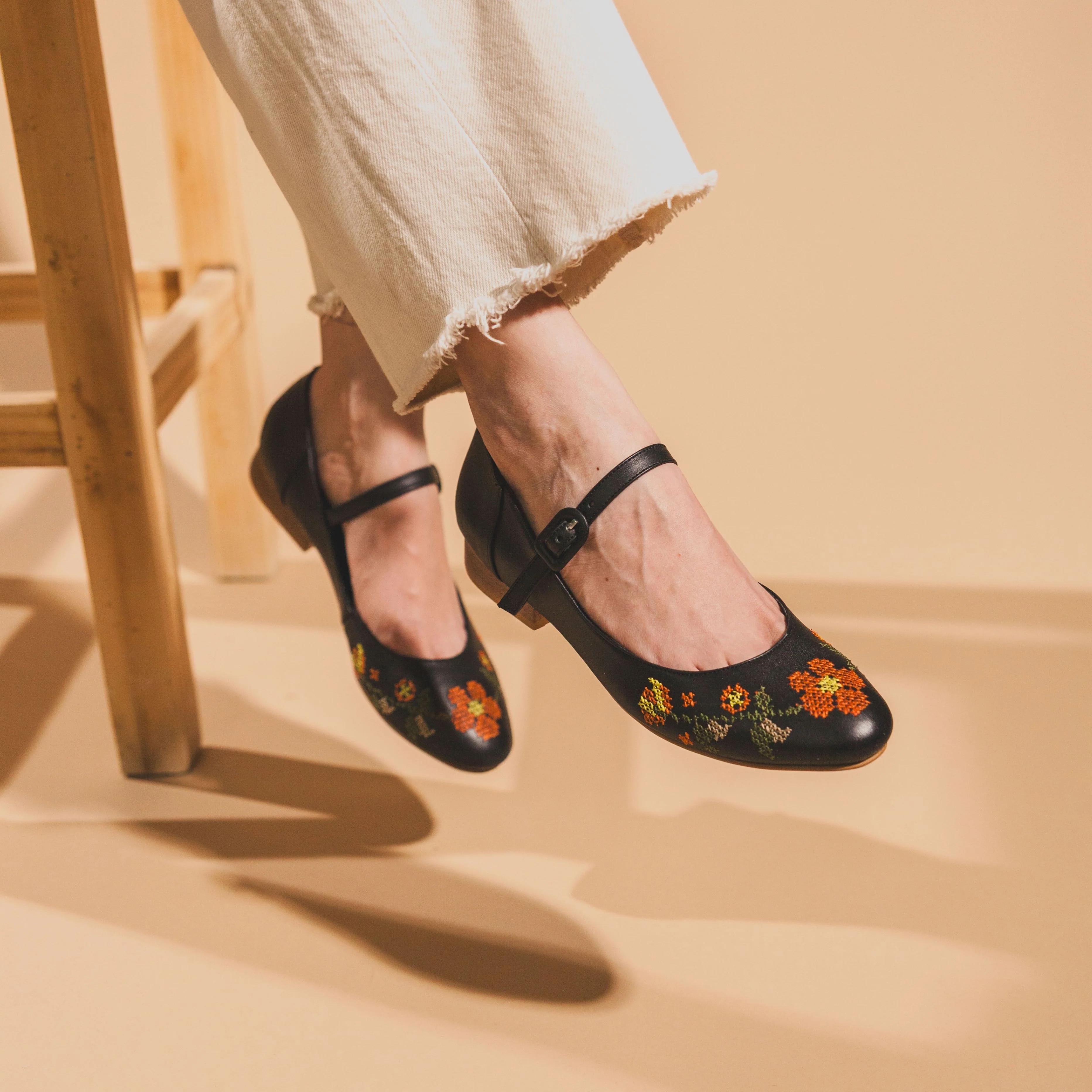 Lola Negro Flores - Image 6